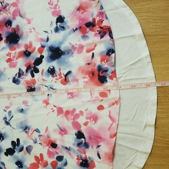 RW&CO white short sleeve floral print blouse small NWT - Picture 10 of 10